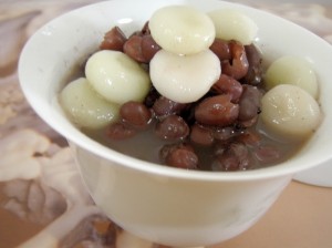 Azuki Bean ‘N’ Mini Glutinous Rice Cake Dessert in Chinese Tea Cup 